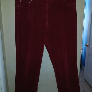 Women's Straight Leg Jeans - Velvet Red